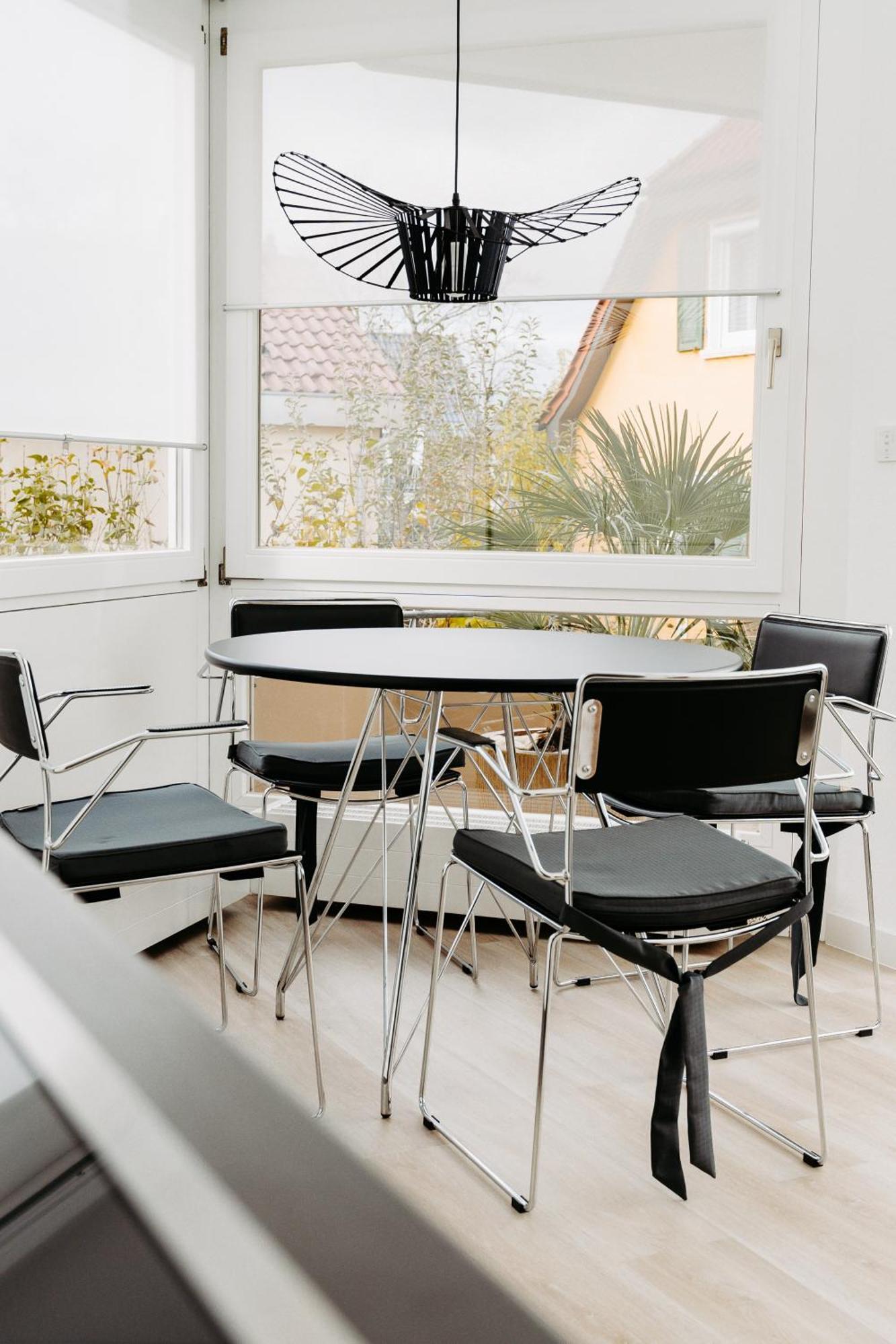 לודוויגסבורג Lubu Stay Central, Cozy, With Workspace And Parking מראה חיצוני תמונה
