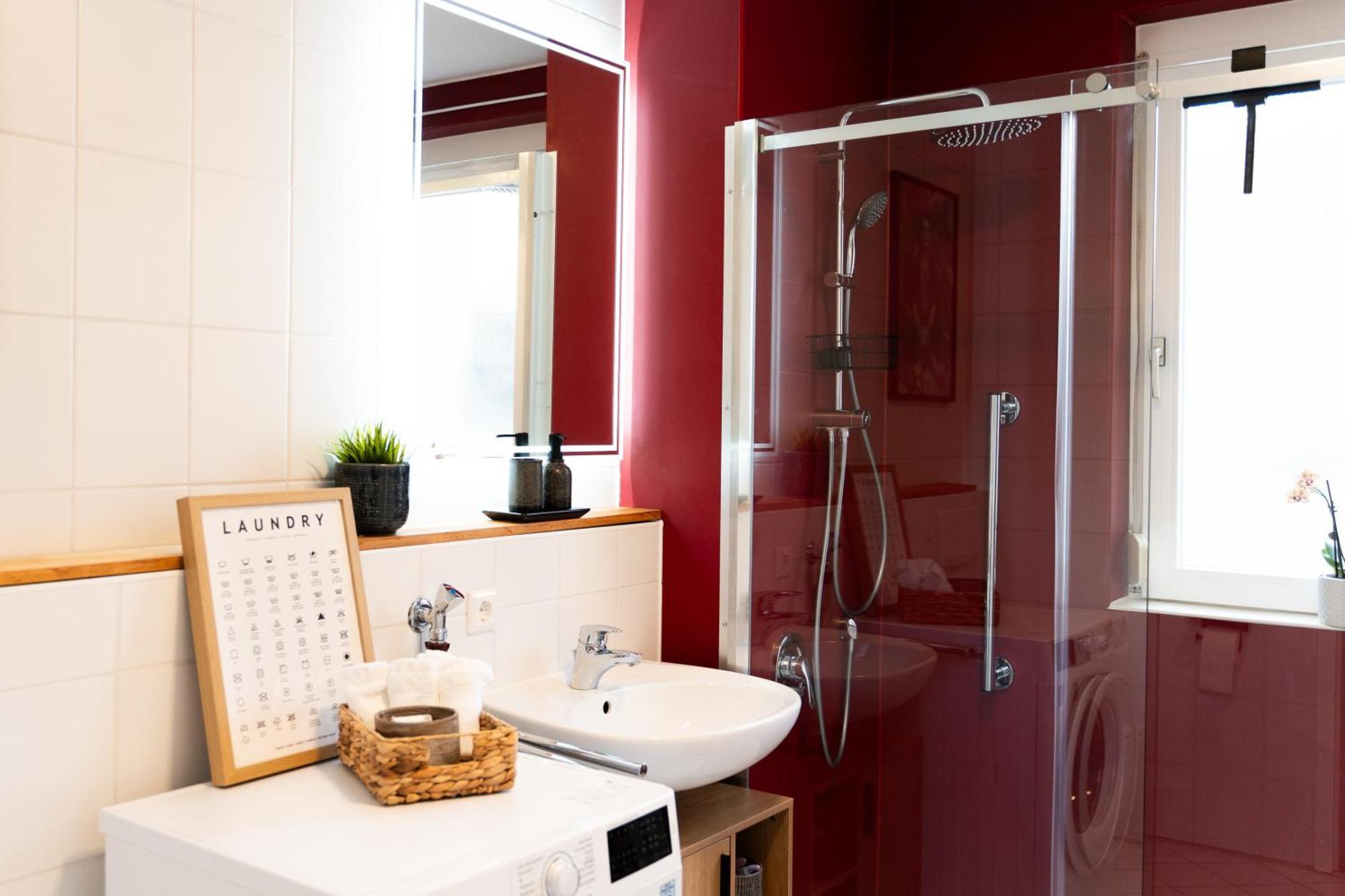 לודוויגסבורג Lubu Stay Central, Cozy, With Workspace And Parking מראה חיצוני תמונה