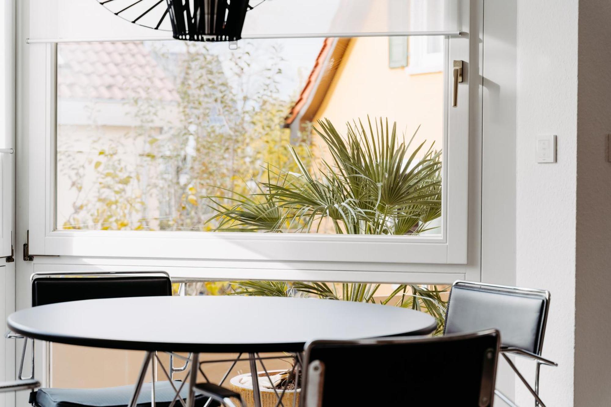 לודוויגסבורג Lubu Stay Central, Cozy, With Workspace And Parking מראה חיצוני תמונה