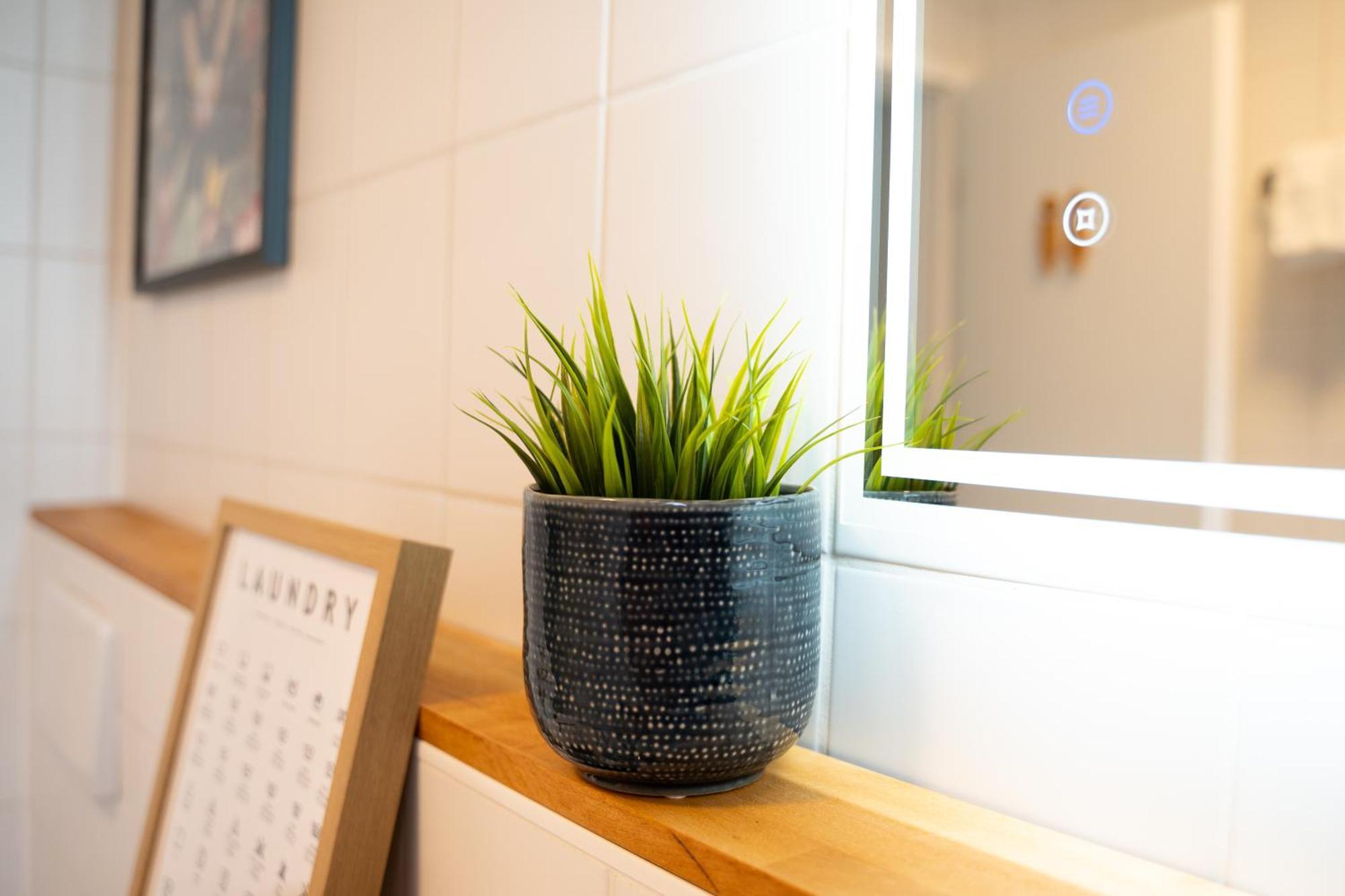 לודוויגסבורג Lubu Stay Central, Cozy, With Workspace And Parking מראה חיצוני תמונה