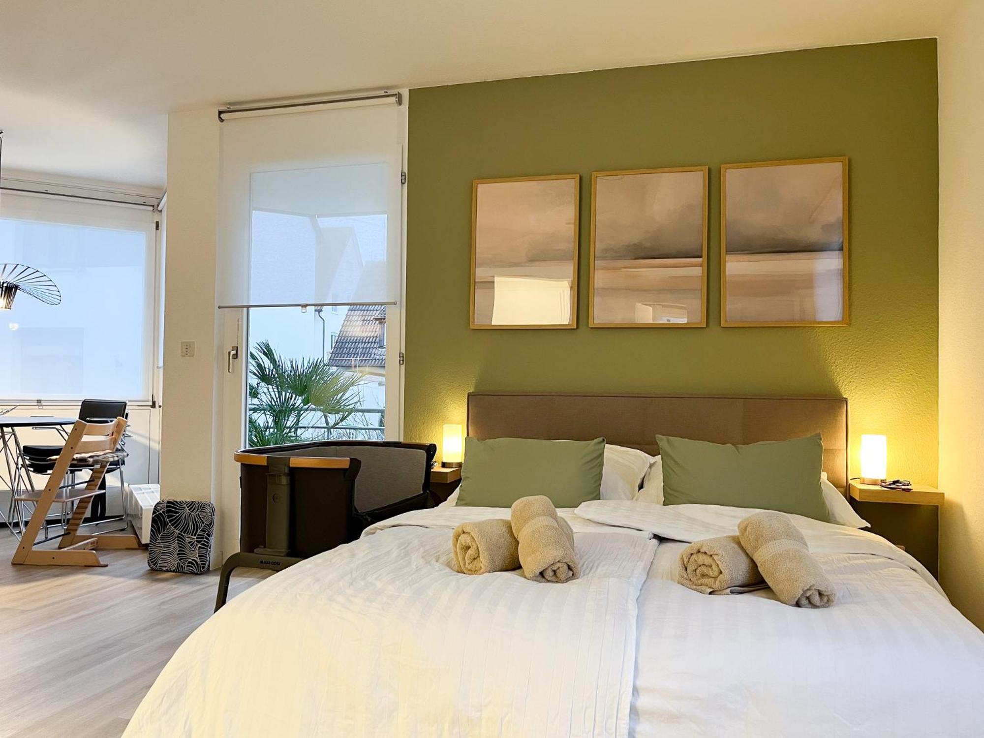 לודוויגסבורג Lubu Stay Central, Cozy, With Workspace And Parking מראה חיצוני תמונה